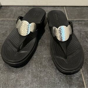 Disney crocs thong black platform Mickey Mouse